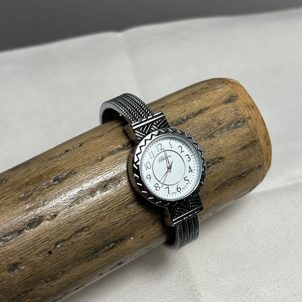 Blekon Woman's Watch Silver Tone Stainless Steel Back Hinged Needs Battery